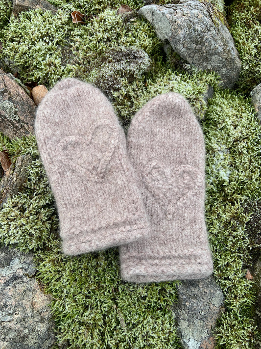 Handstickade vantar beige dam