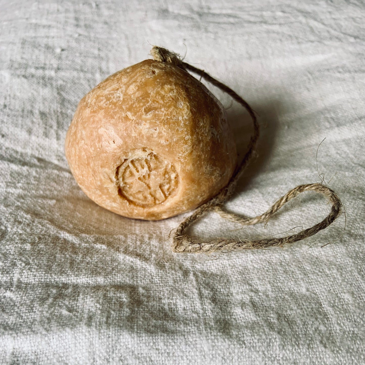 Handgjord badtvål med Kanel & Myrra