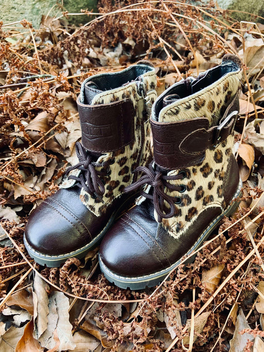 CULT läderboots med brunt läder och leopardmönster stl 24